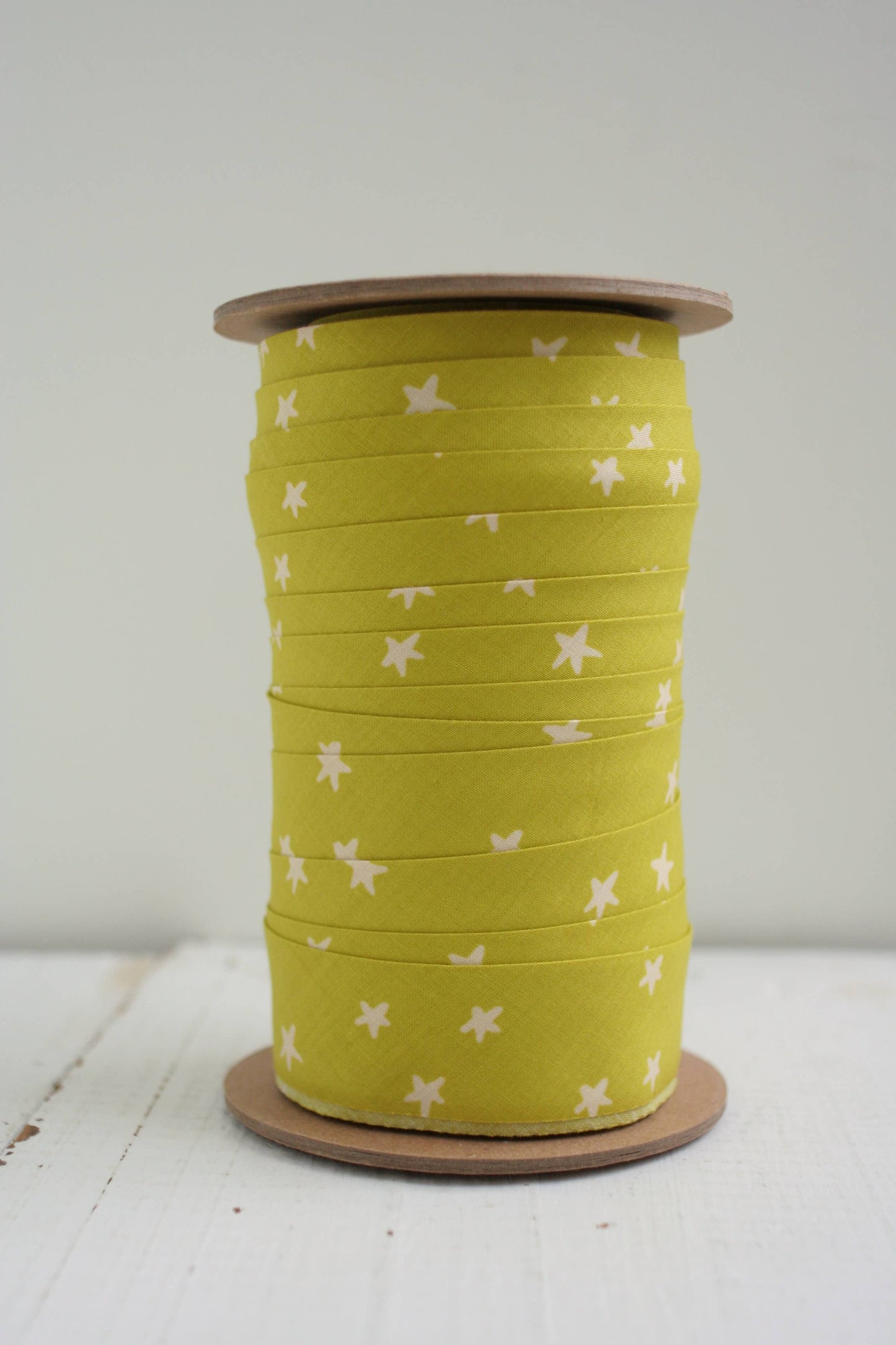 Bessie Pearl Binding Co - 2.5" Bias Quilt Binding, Starry Pistachio