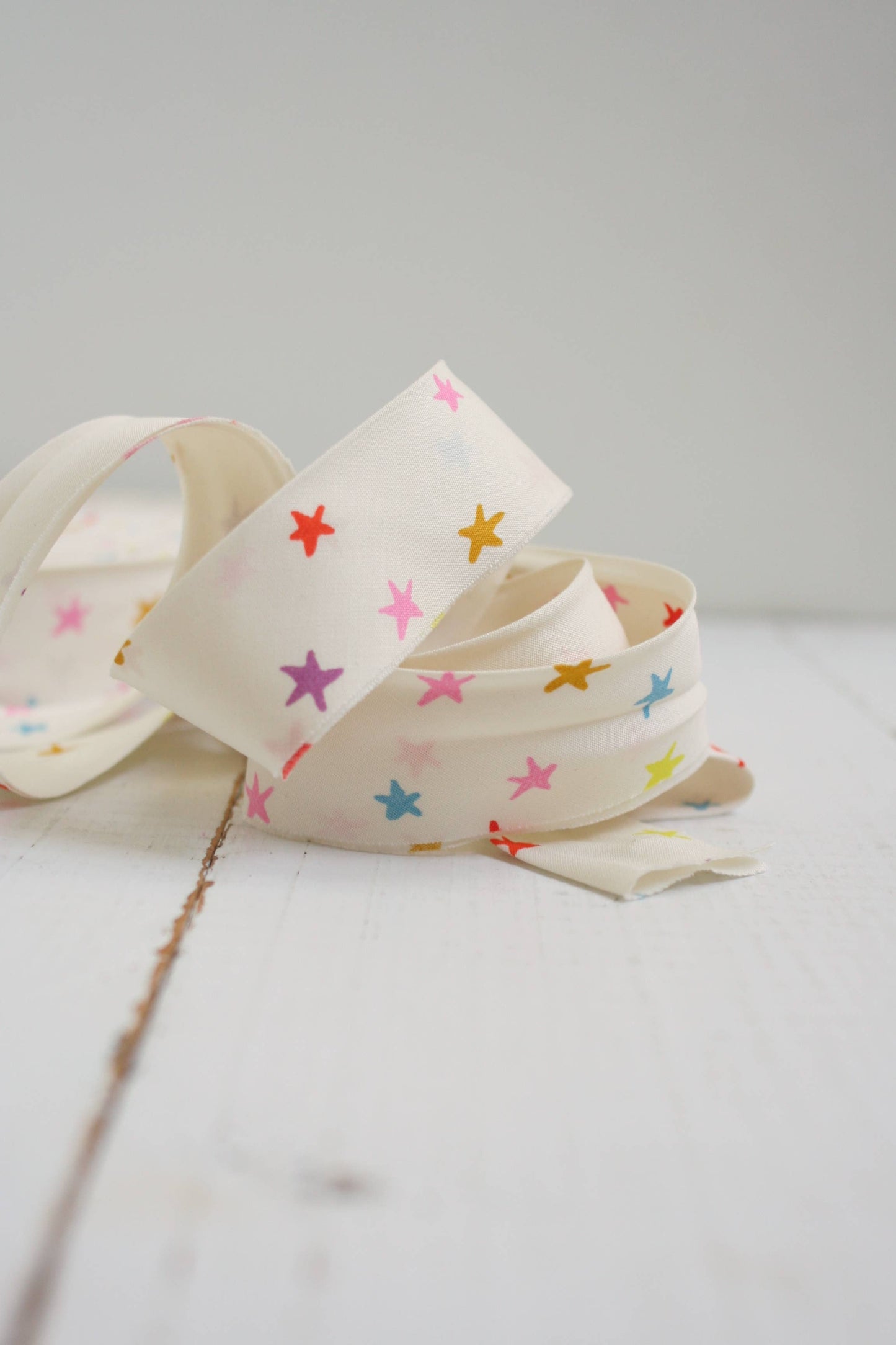 Bessie Pearl Binding Co - 2.5" Bias Quilt Binding for Sewing, Starry Multi