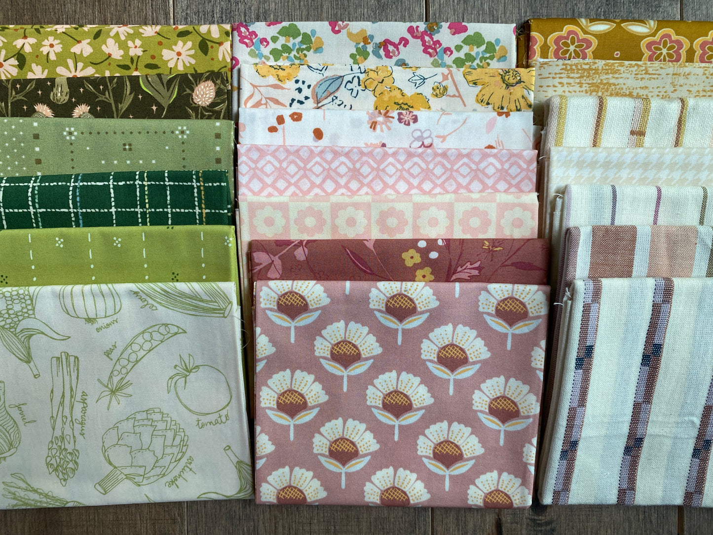 April showers bring May flowers FQ bundle | 20 pieces