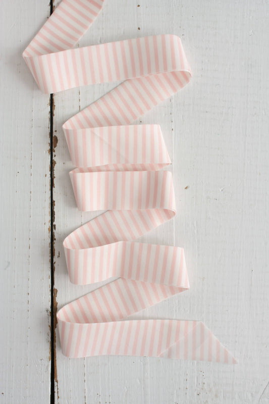 Bessie Pearl Binding Co - 2.5" Bias Quilt Binding for Sewing, Delicate Pink Stripe