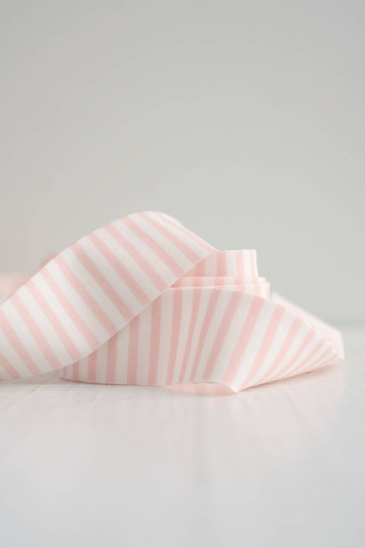 Bessie Pearl Binding Co - 2.5" Bias Quilt Binding for Sewing, Delicate Pink Stripe