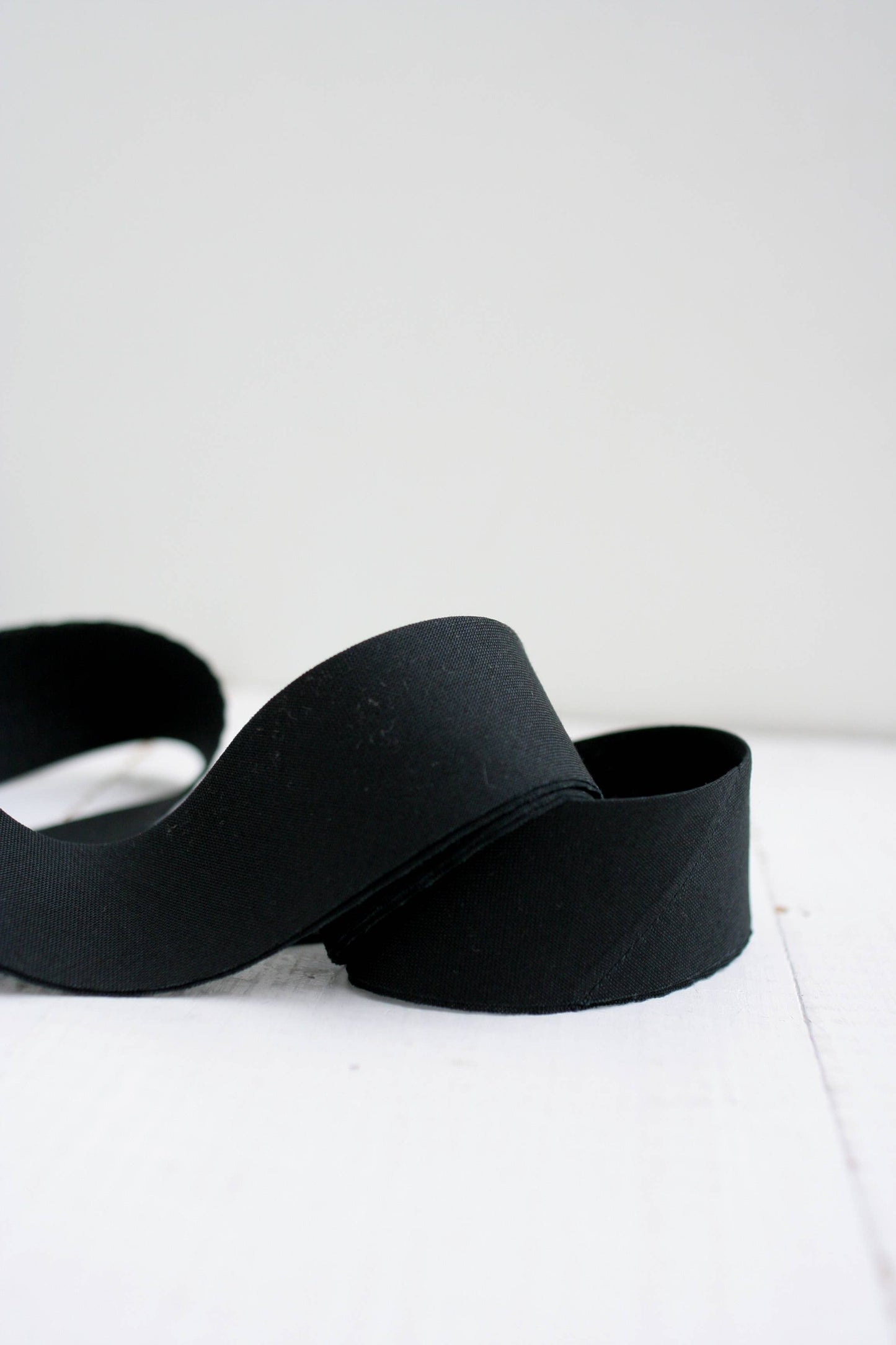 Bessie Pearl Binding Co - 2.5" Bias Quilt Binding – Black Solid (Ready-Made Cotton Binding)