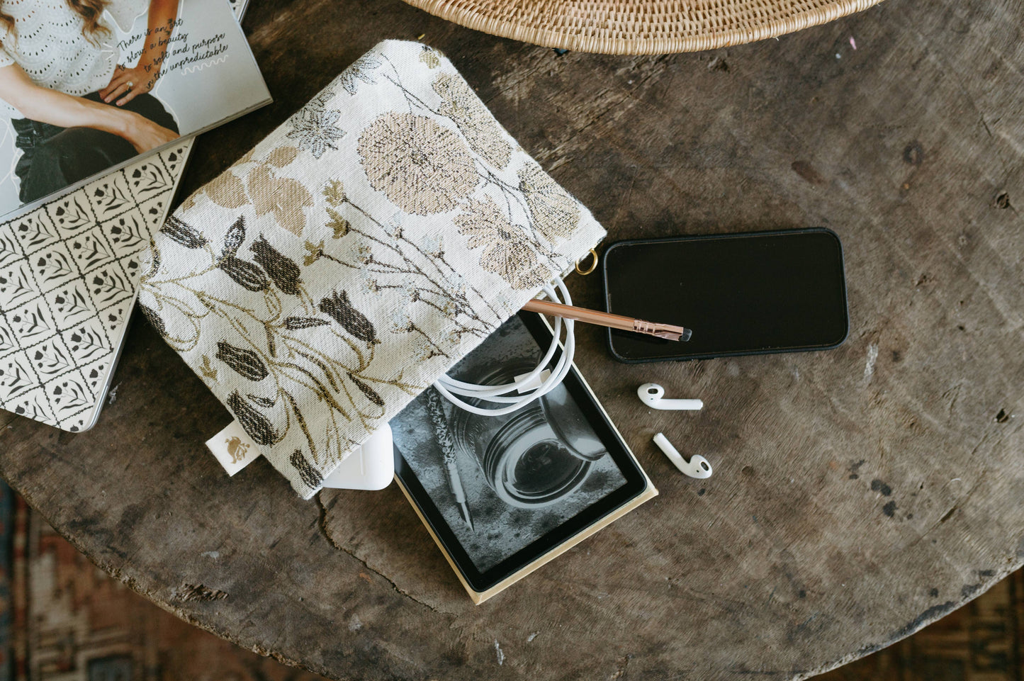 Flowerie - Dabble Tool Bag | Woven Zippered Pouch in Vintage Floral