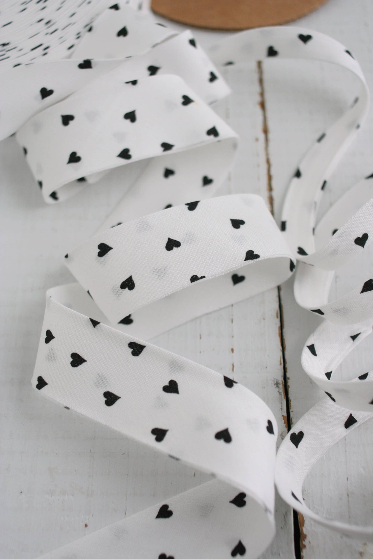 Bessie Pearl Binding Co - 2.5" Bias Quilt Binding Black Hearts Premade Cotton Binding