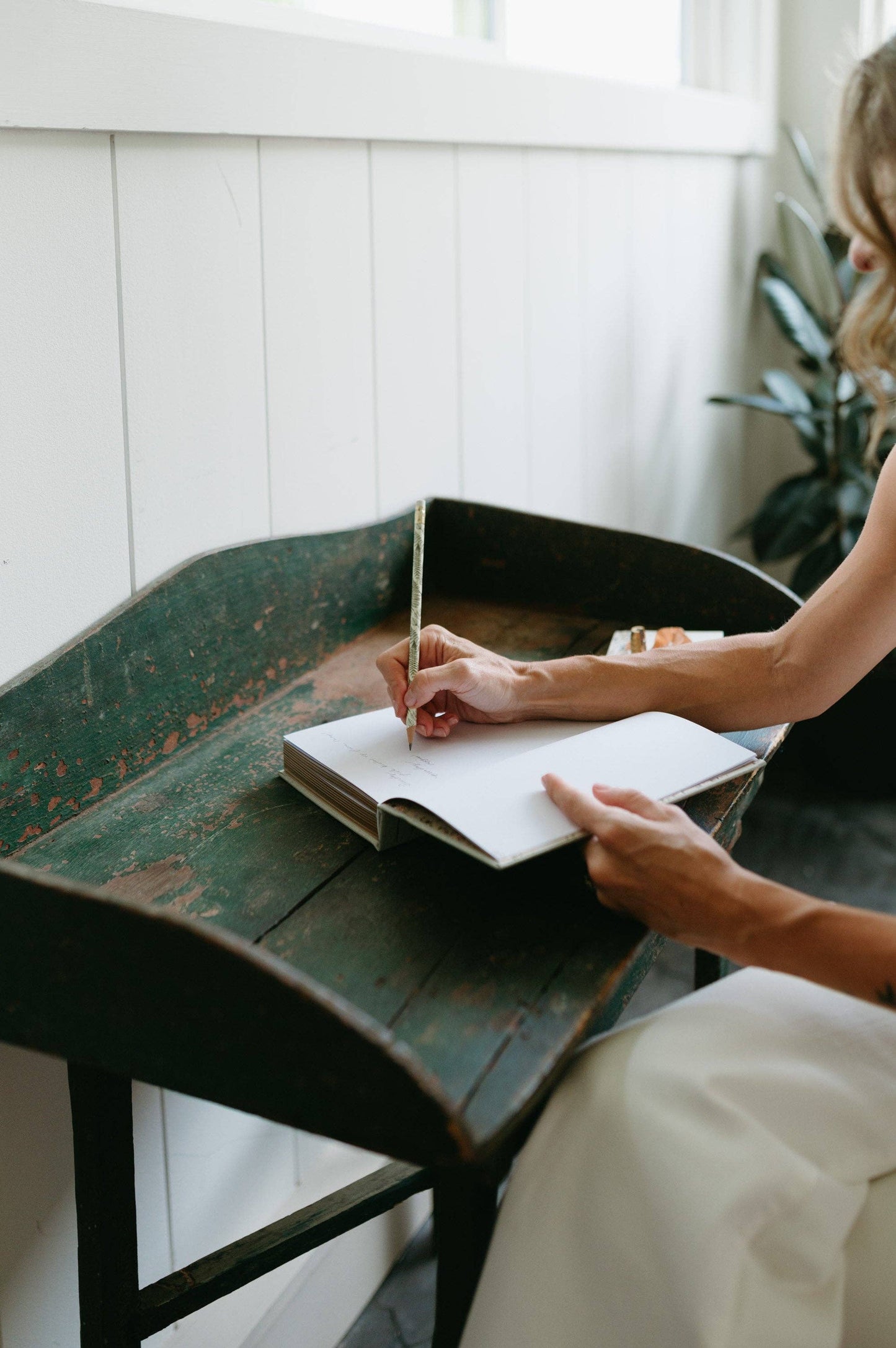 Flowerie - Daydreamer Linen Sketchbook - Embossed Green Floral Journal