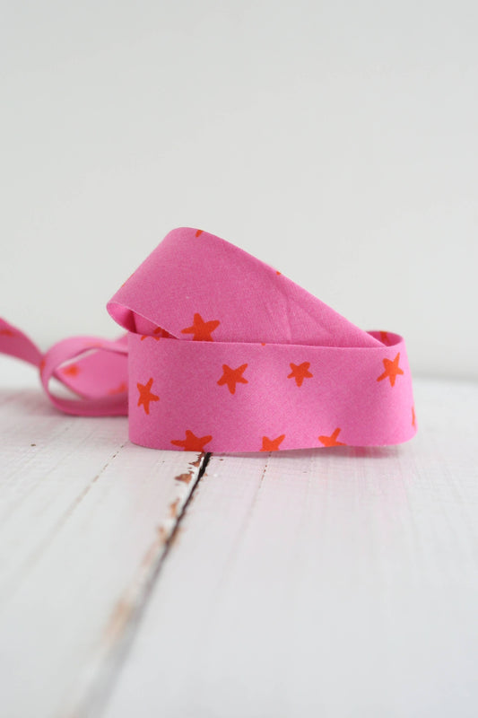 Bessie Pearl Binding Co - 2.5" Bias Quilt Binding, Starry Vivid Pink